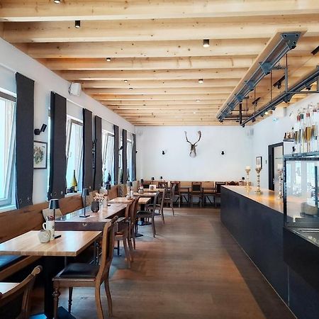 Stadthotel Waldhorn Кирххайм-унтер-Тек Экстерьер фото