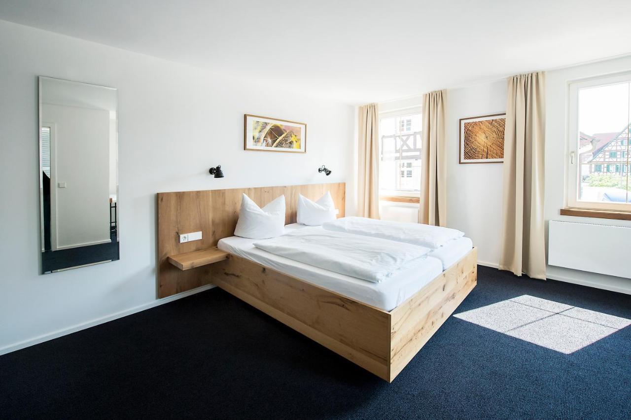 Stadthotel Waldhorn Кирххайм-унтер-Тек Экстерьер фото