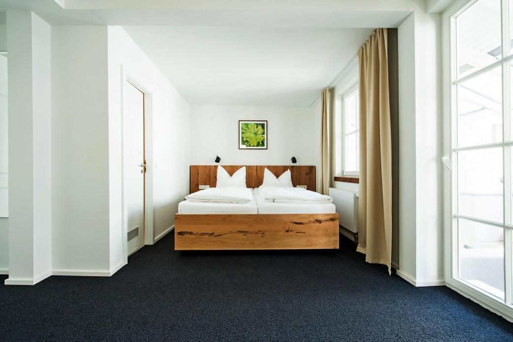 Stadthotel Waldhorn Кирххайм-унтер-Тек Экстерьер фото